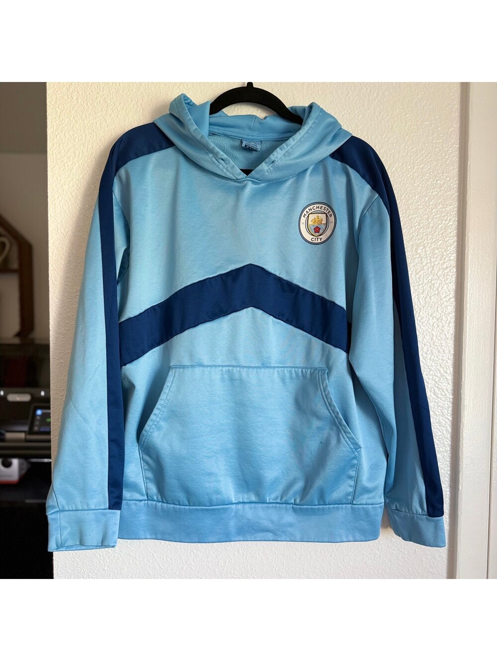 Manchester City FC Icon Sports Hoodie Men’s M Sky Blue Navy Soccer Pullover